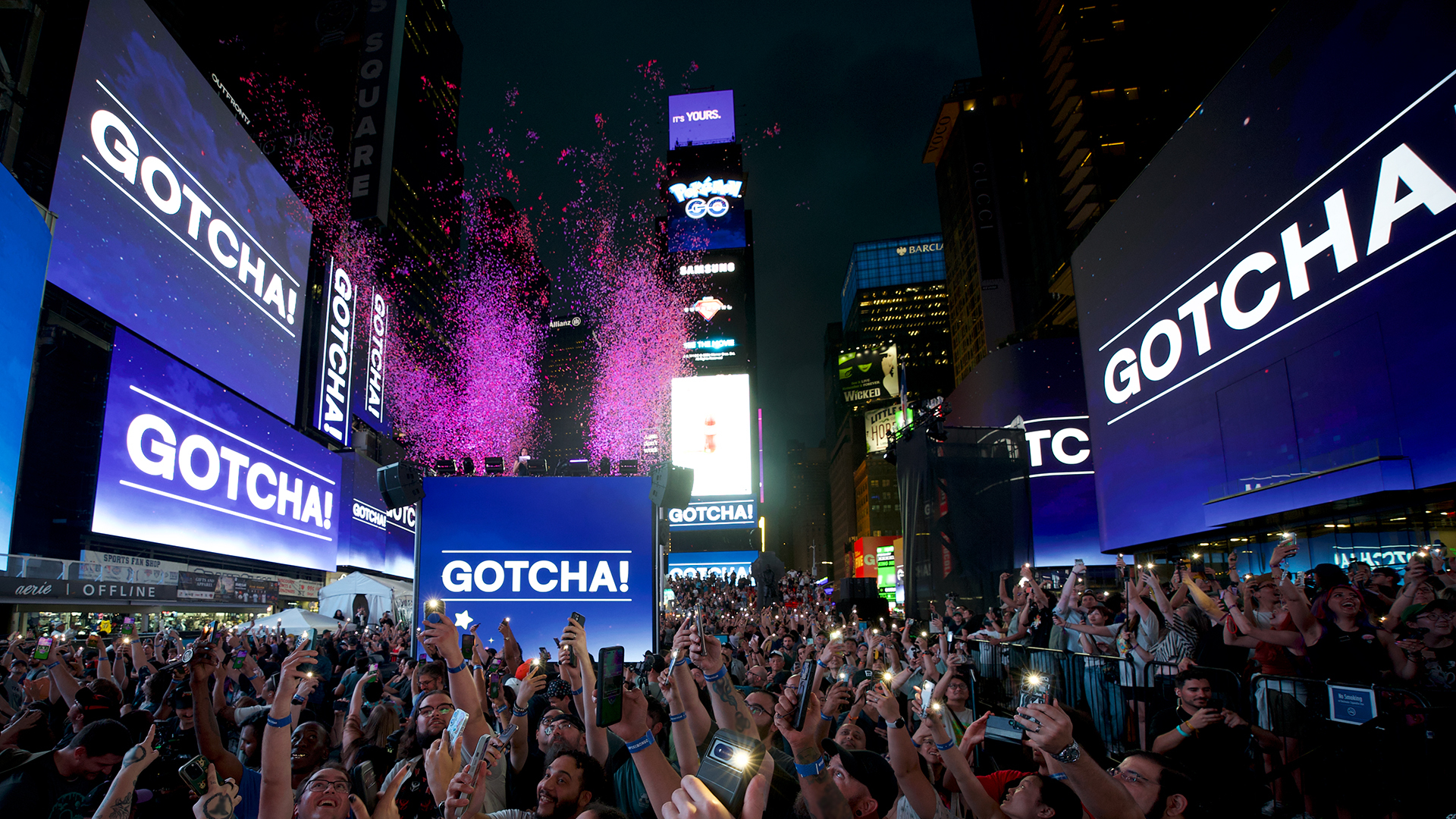 【手游资讯】《Pokemon GO》千人规模团体战纽约时代广场登场 10 周年庆典本周末首次免费开放